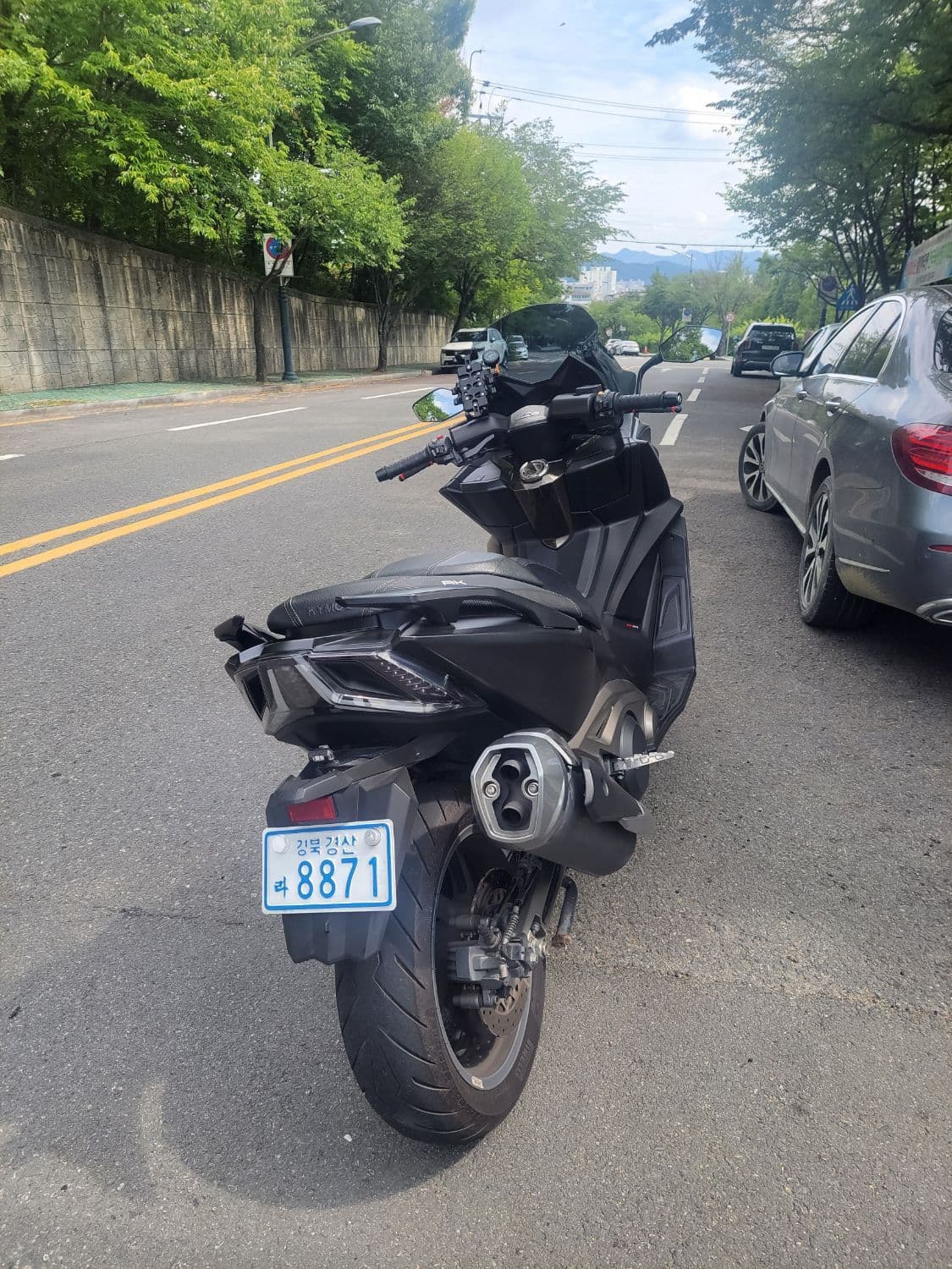 킴코 AK 550 i 2