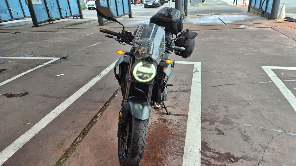 혼다 CB 650 R 4