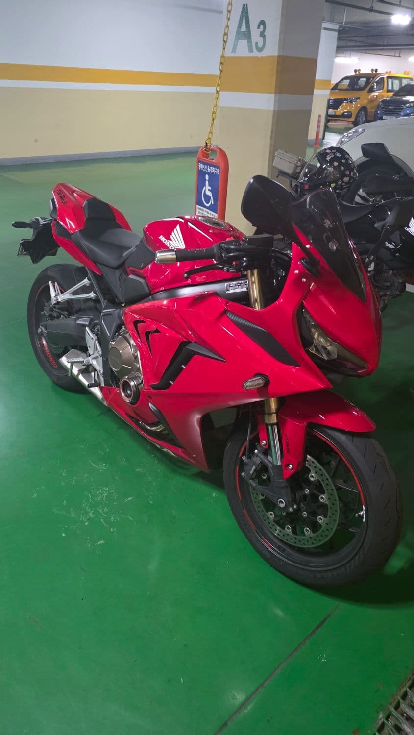 혼다 CBR 650 R MT 2