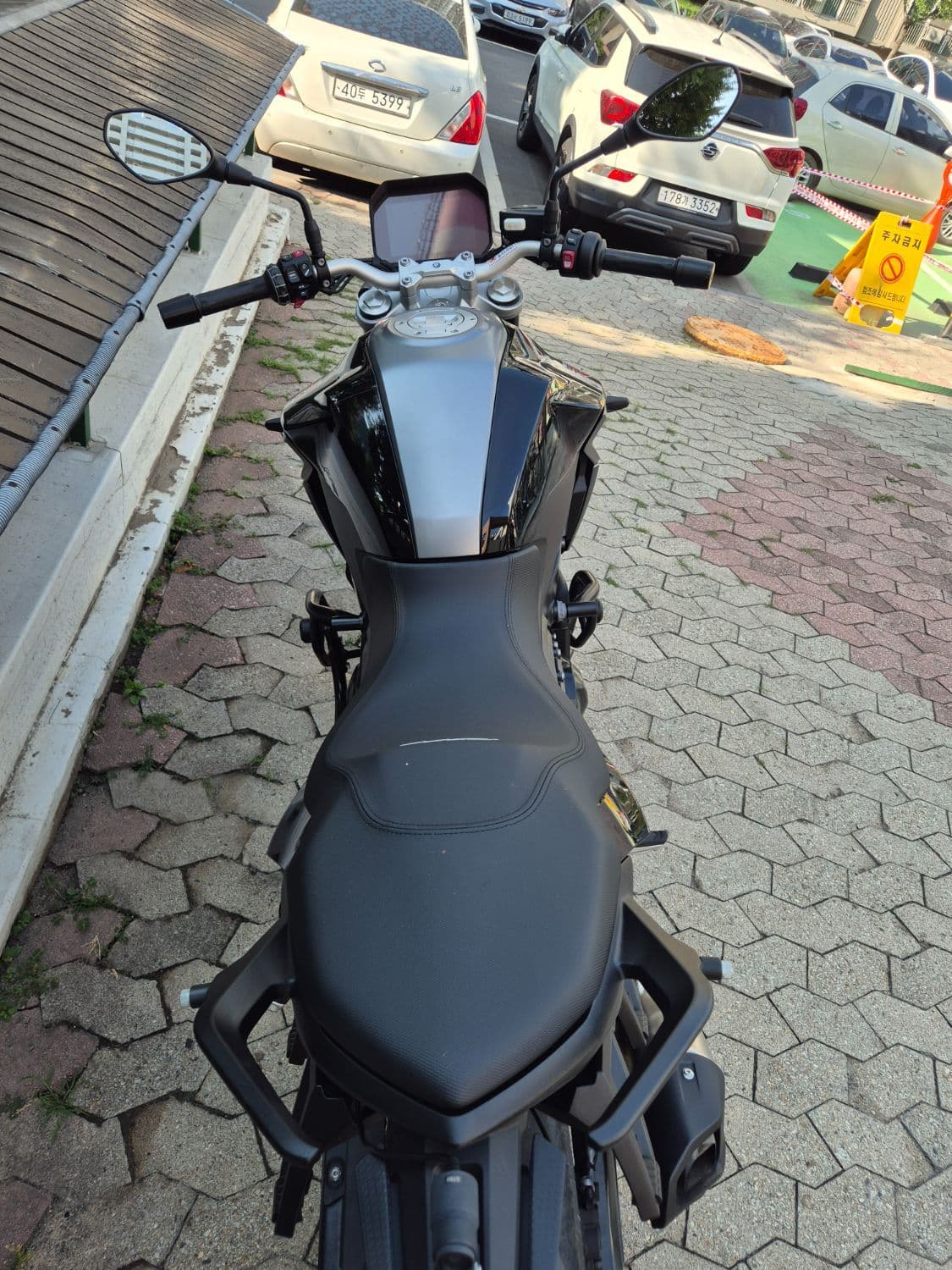 BMW F 900 R 1