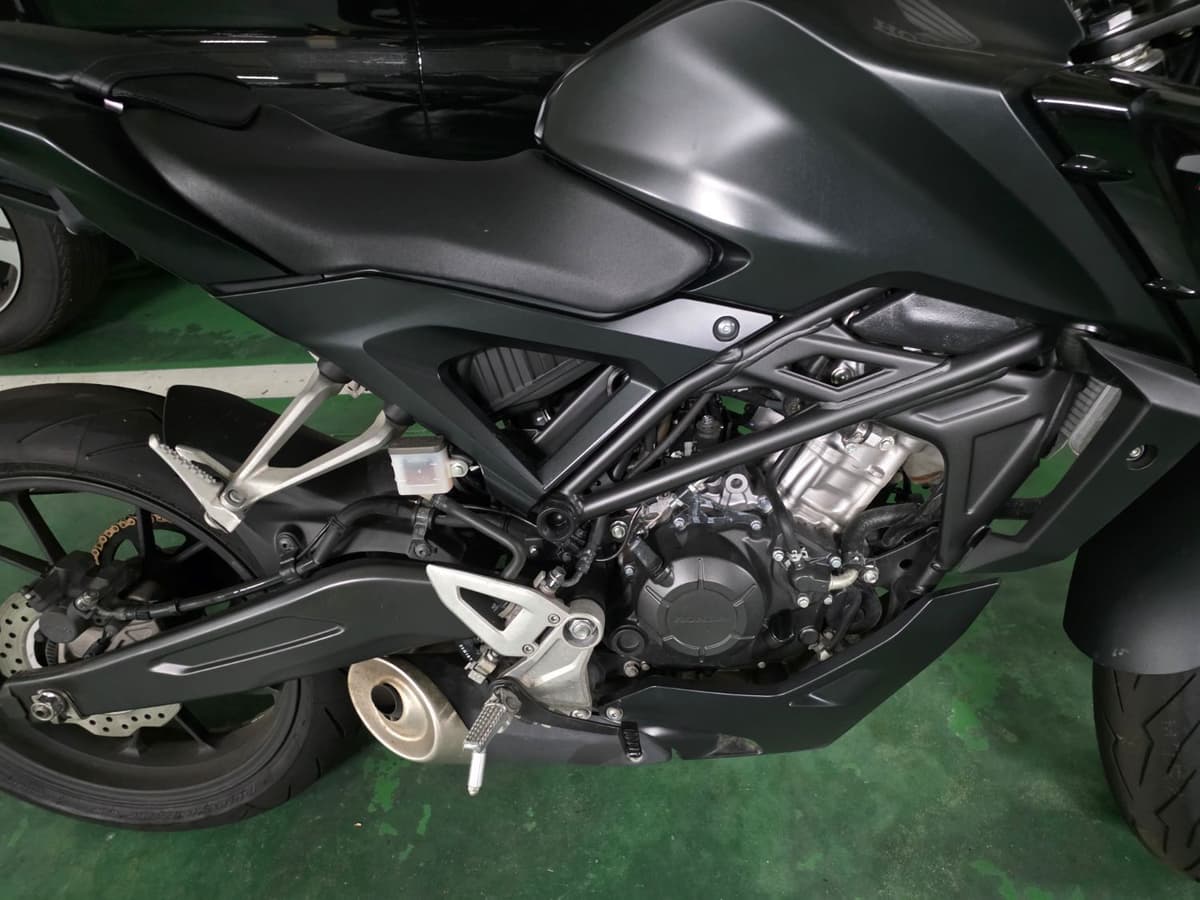 혼다 CB 125 R more