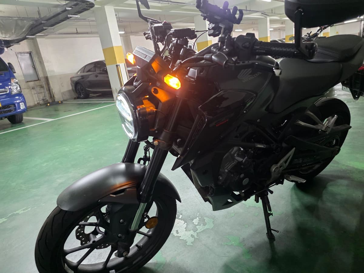 혼다 CB 125 R 8