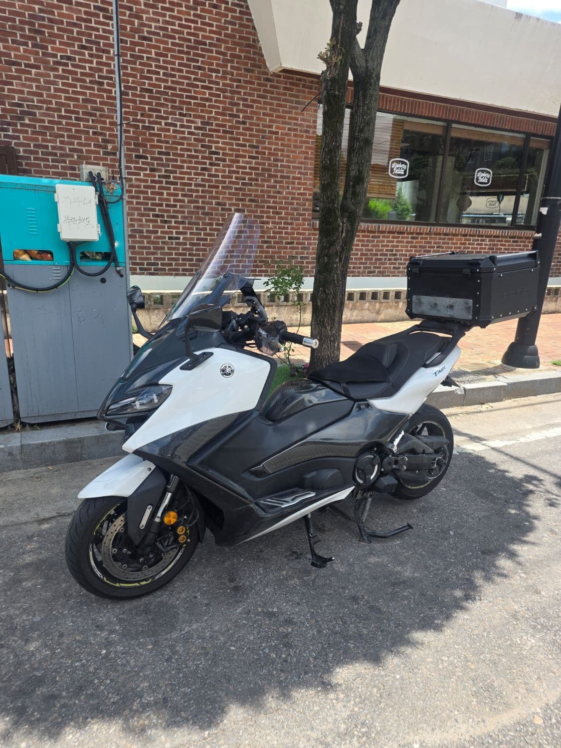 야마하 TMAX 560 3
