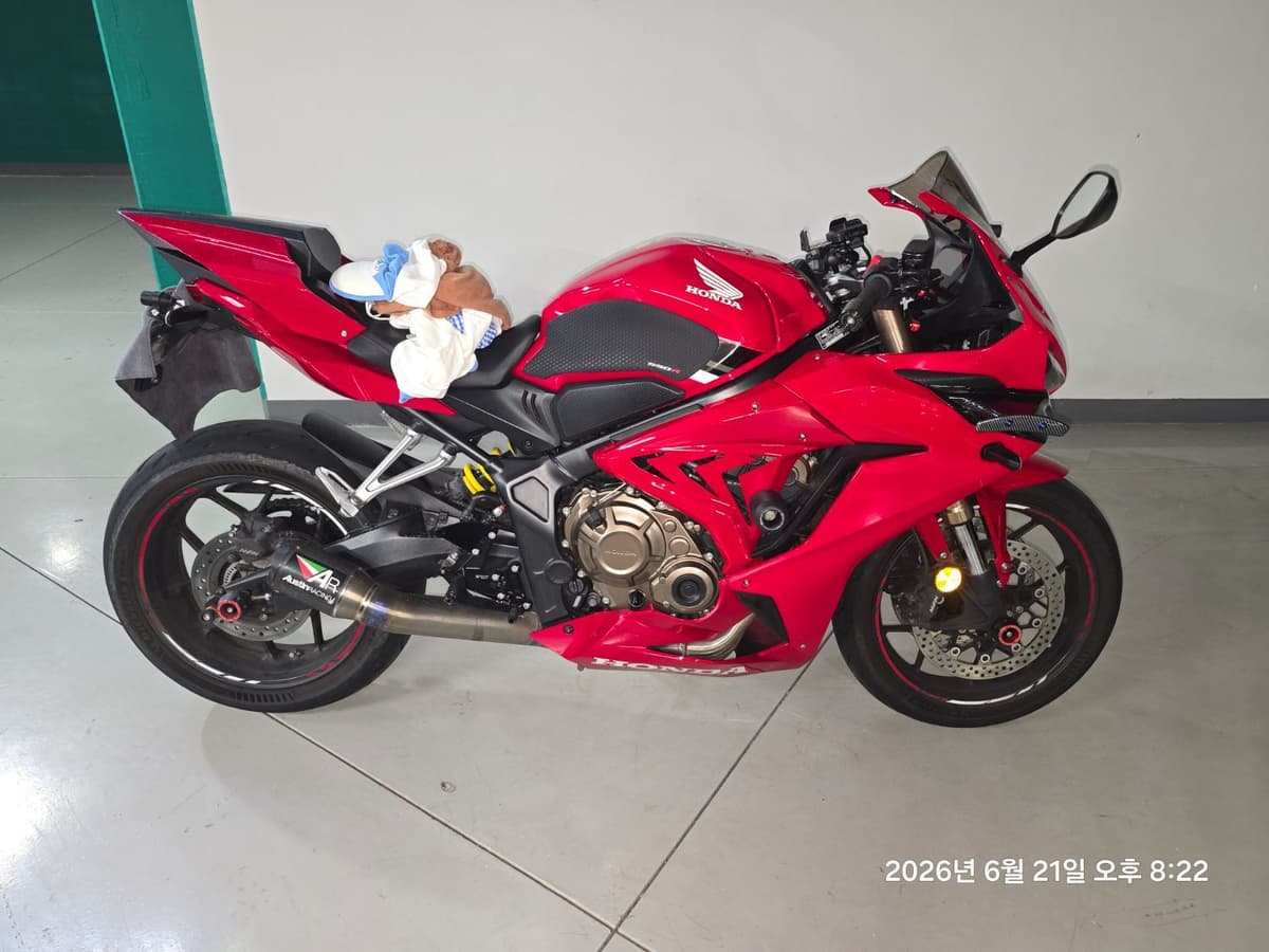 혼다 CBR 650 R MT 1