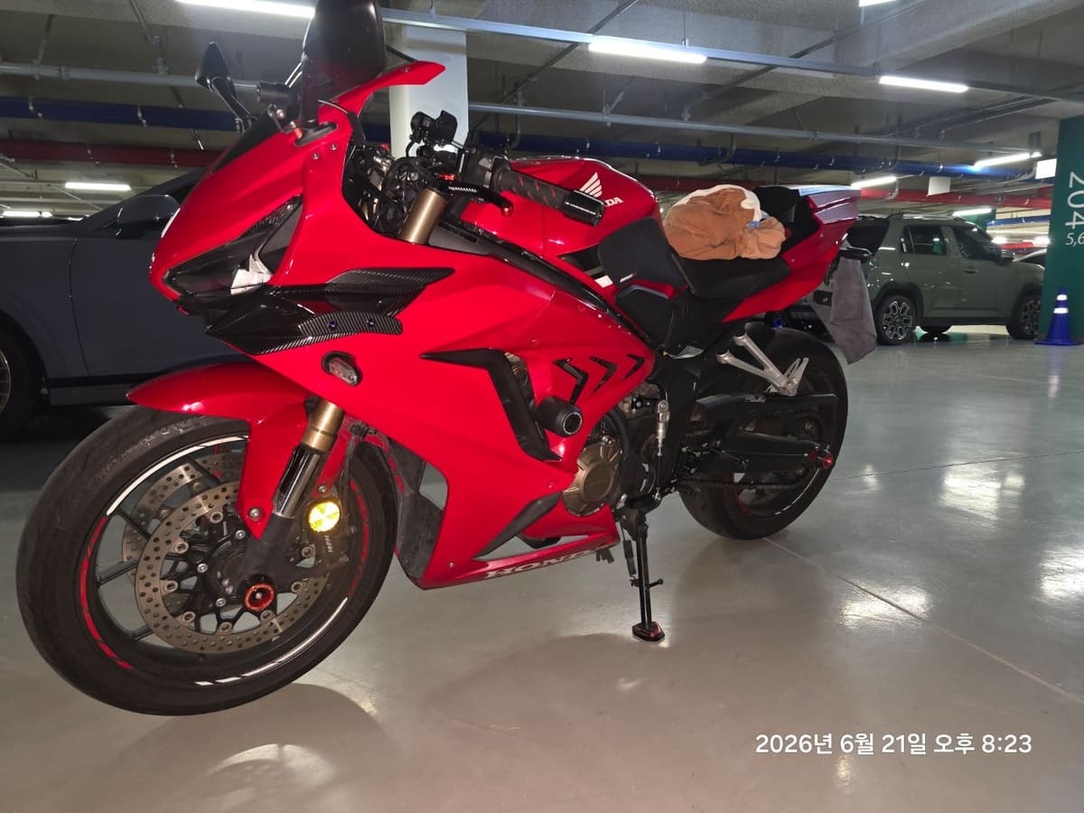 혼다 CBR 650 R MT 4