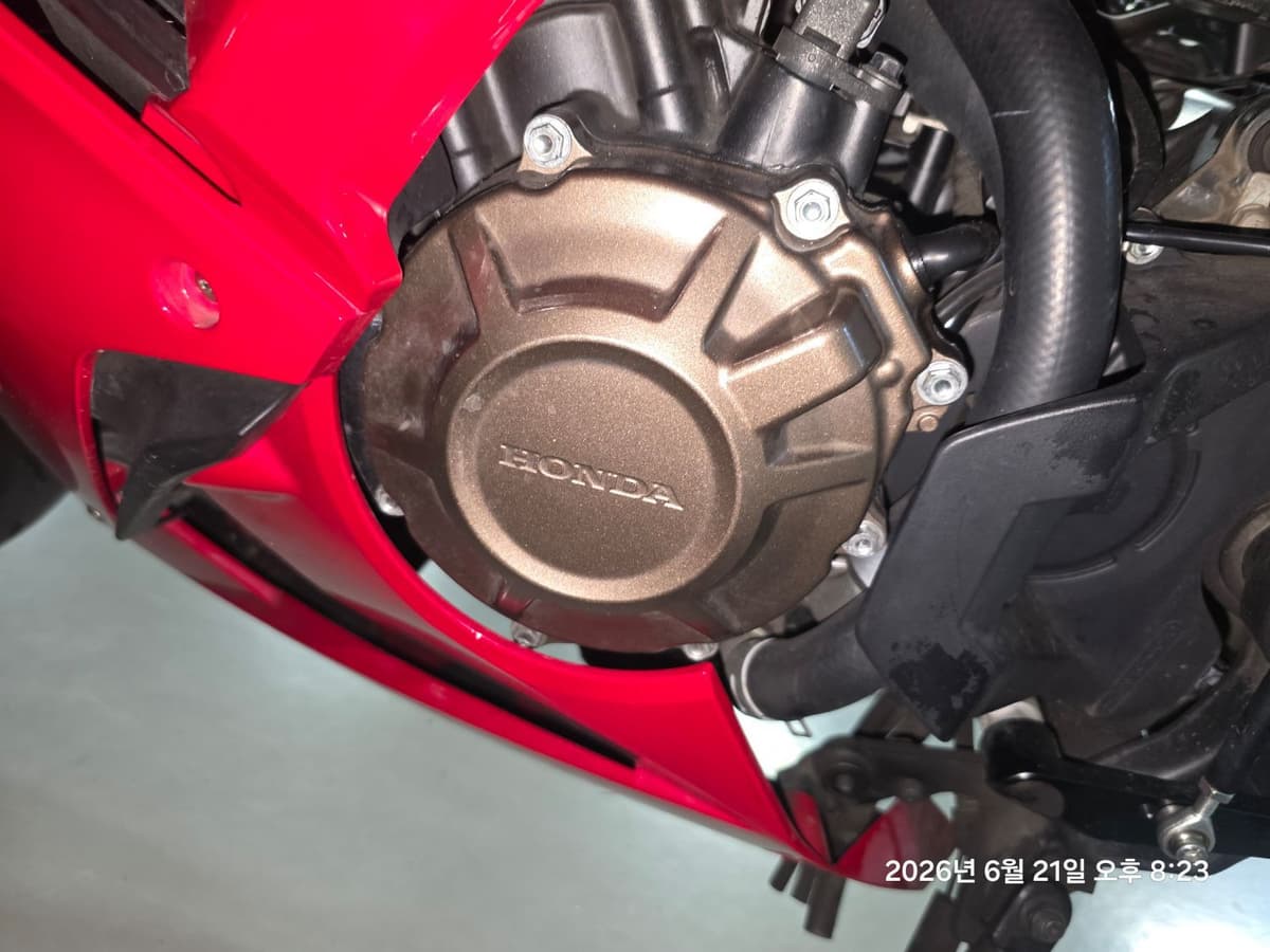 혼다 CBR 650 R MT 8