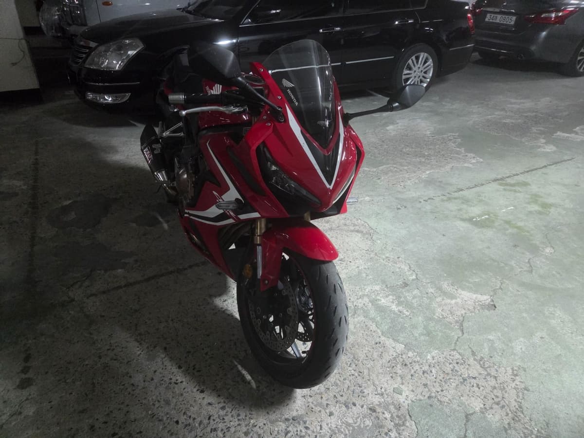 혼다 CBR 650 R MT 1