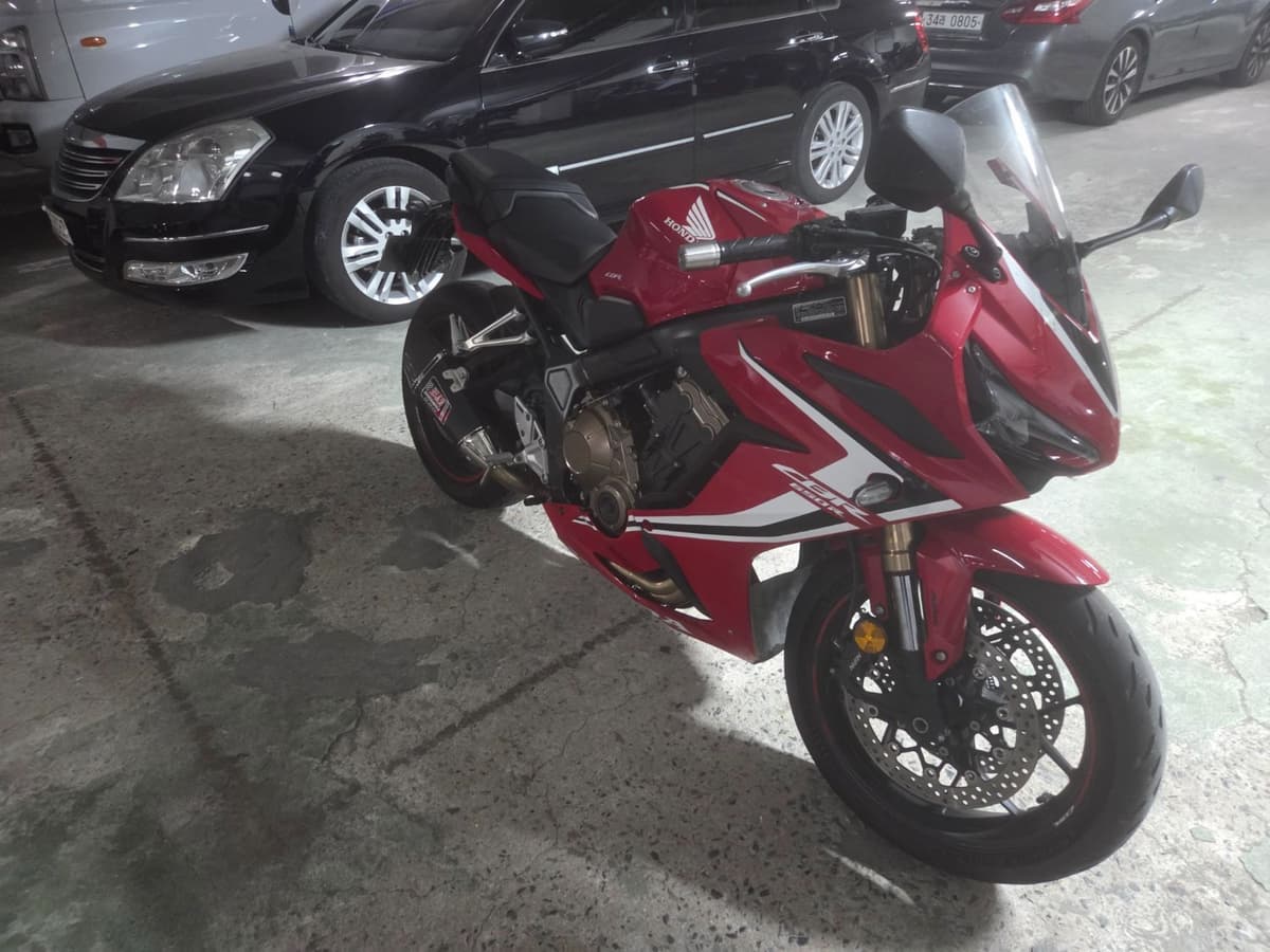 혼다 CBR 650 R MT 3