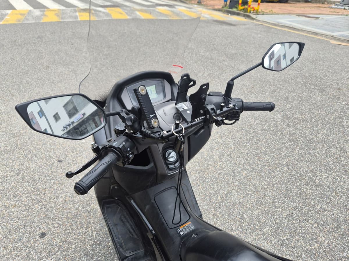 야마하 NMAX 125 more