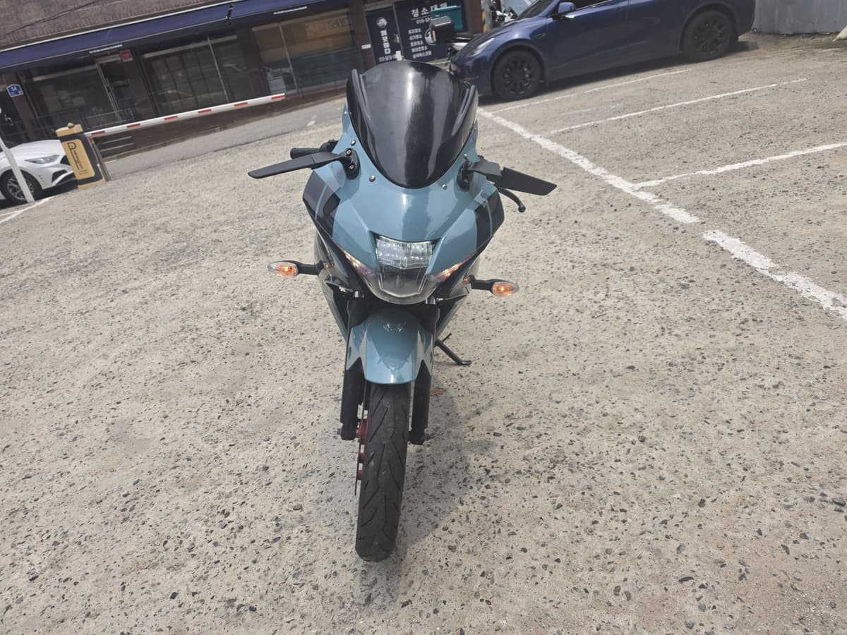 스즈키 GSX R 125 ABS 1