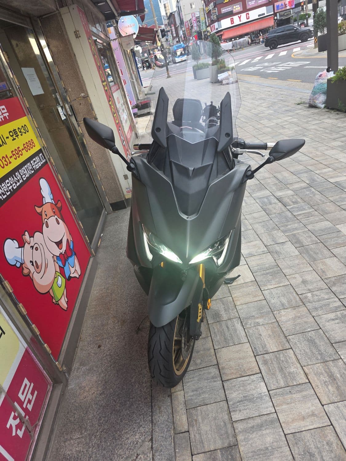 야마하 TMAX 560 1