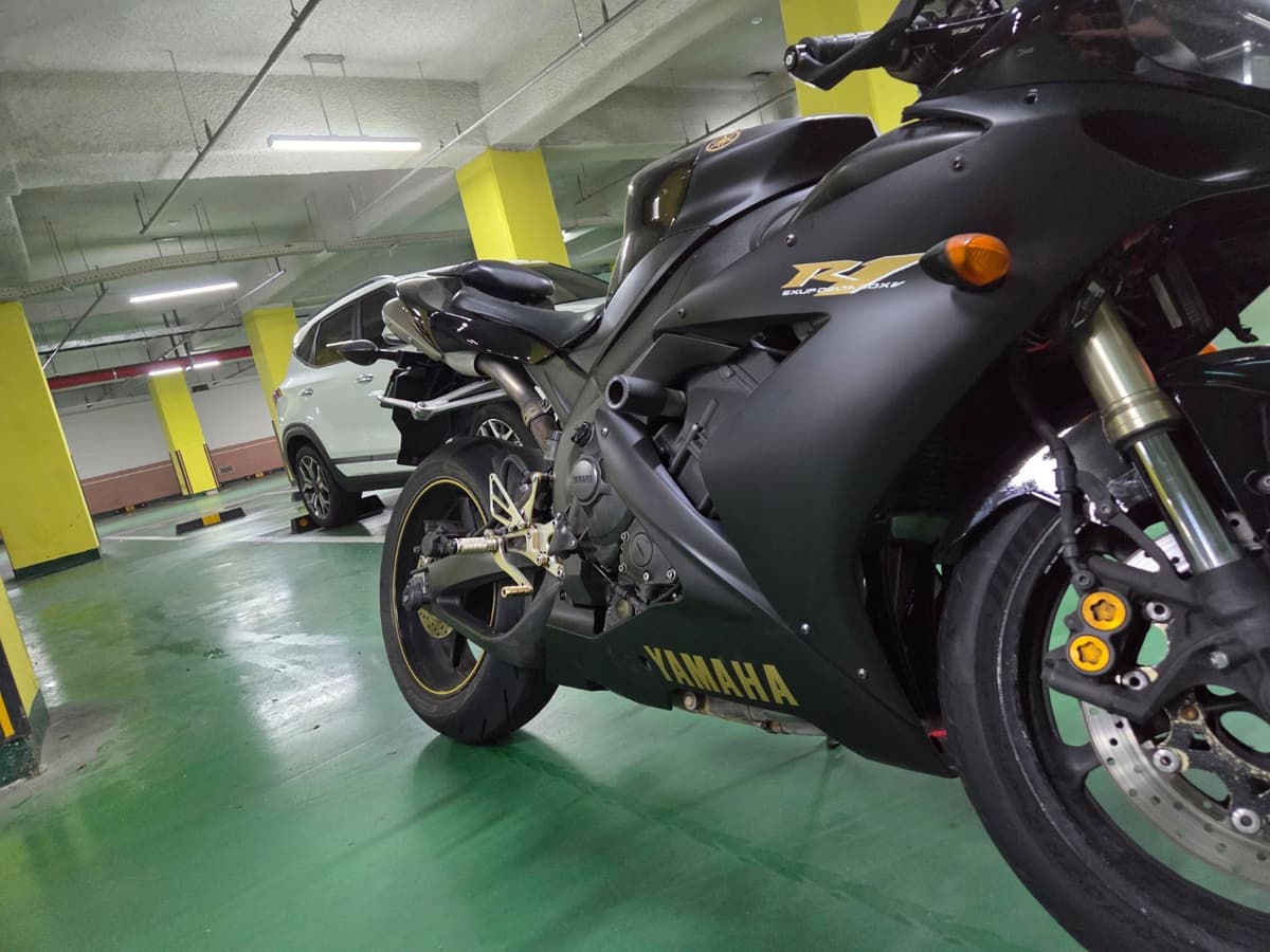 야마하 YZF R1 8