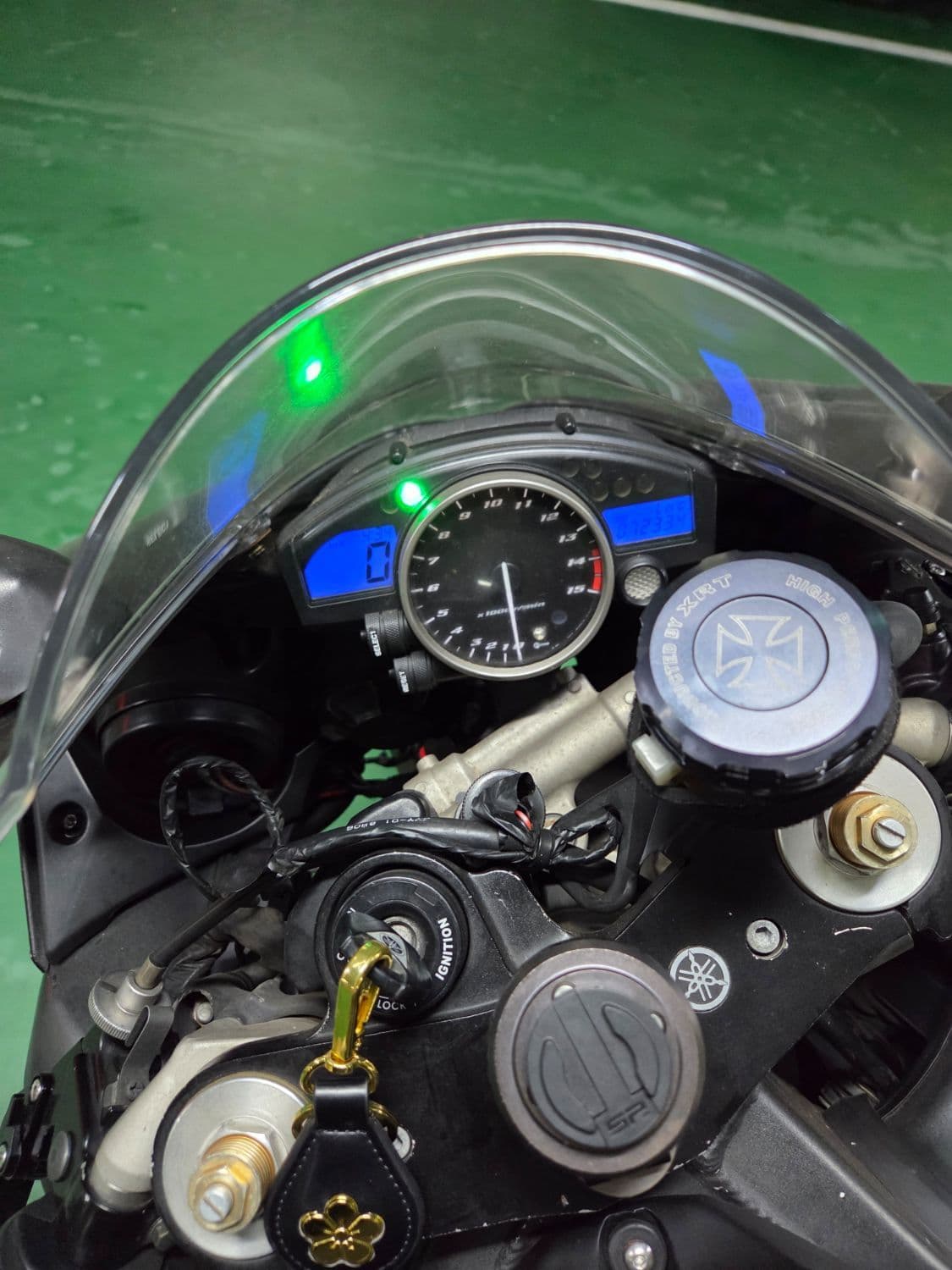 야마하 YZF R1 9