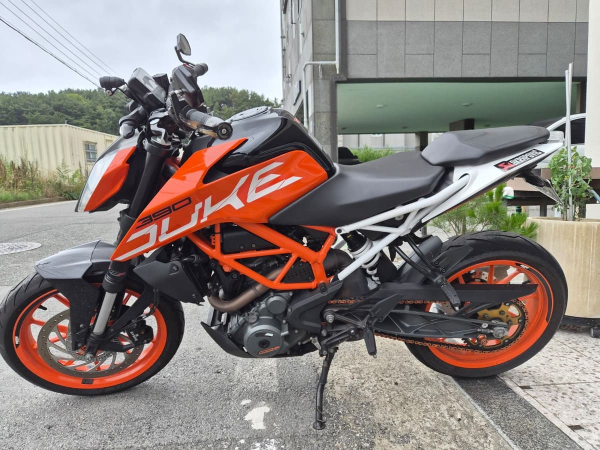 KTM 390 듀크 1