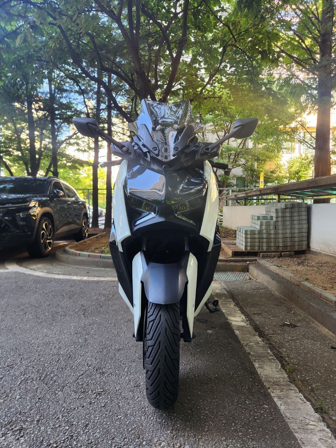 야마하 XMAX 300 ABS 1