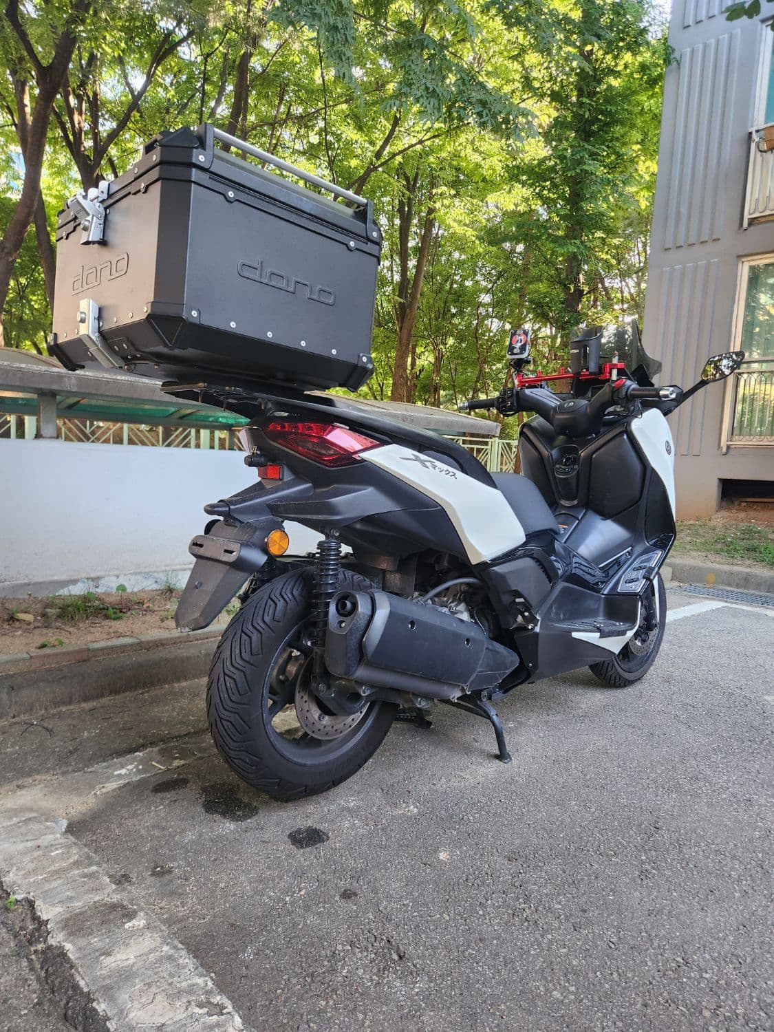 야마하 XMAX 300 ABS 4