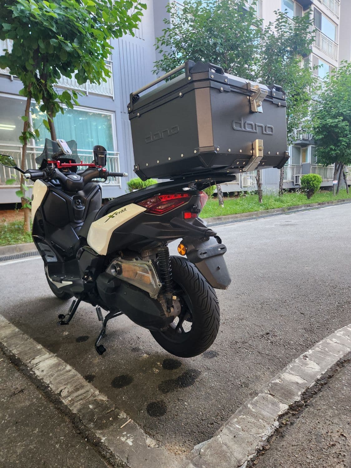 야마하 XMAX 300 ABS more