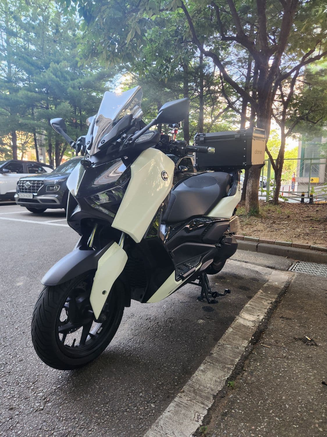 야마하 XMAX 300 ABS 8