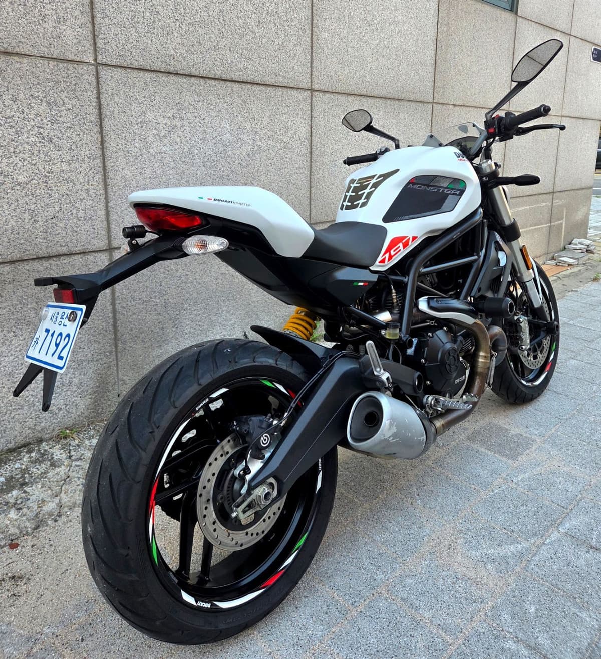 두카티 몬스터 797 9