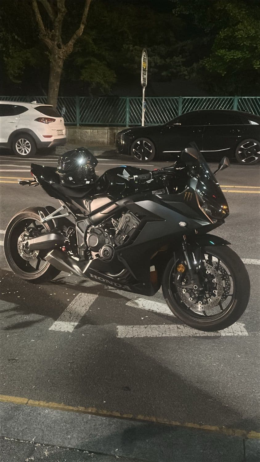 혼다 CBR 650 R MT 1