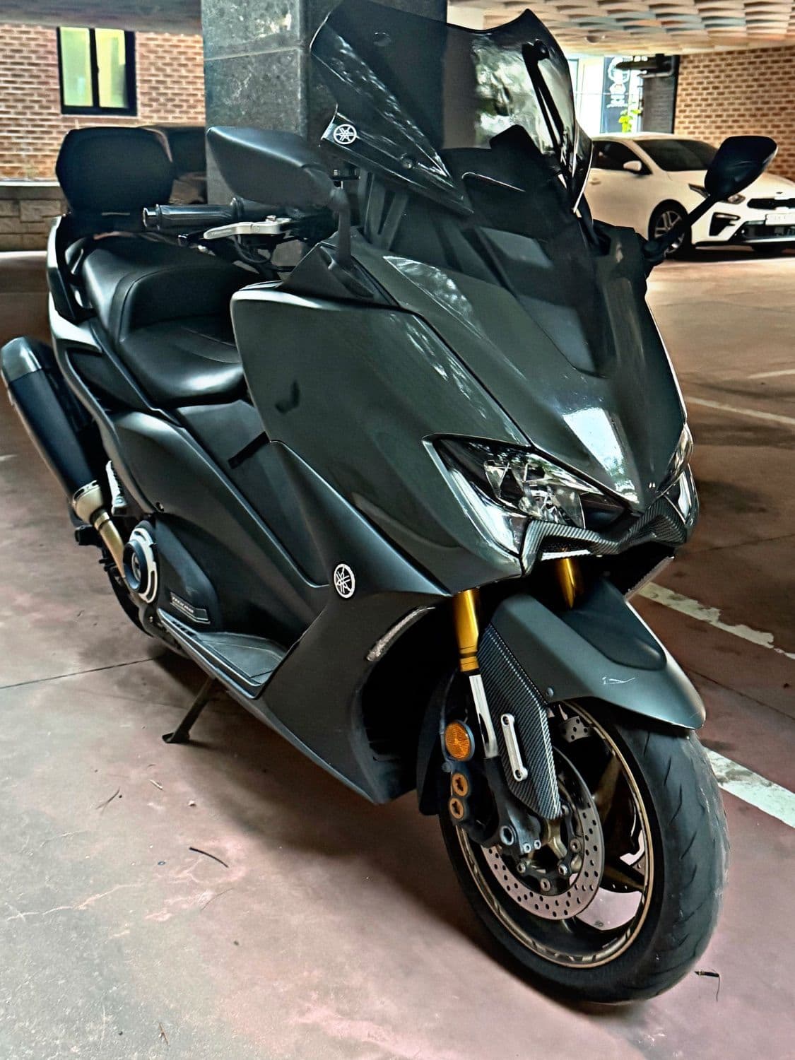 야마하 TMAX 560 2