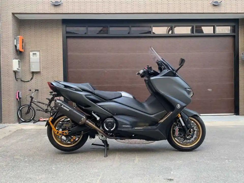 야마하 TMAX 560 1