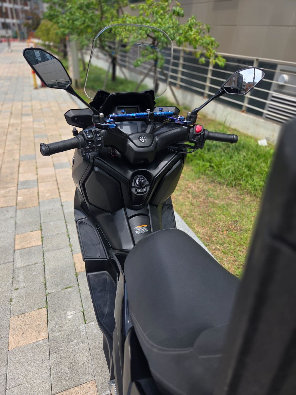 야마하 XMAX 300 ABS 7