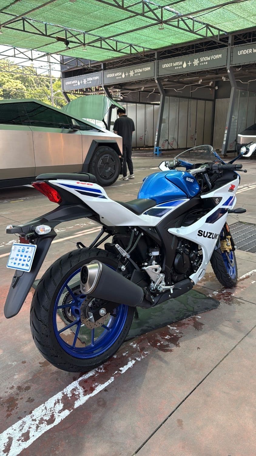 스즈키 GSX R 125 ABS 4