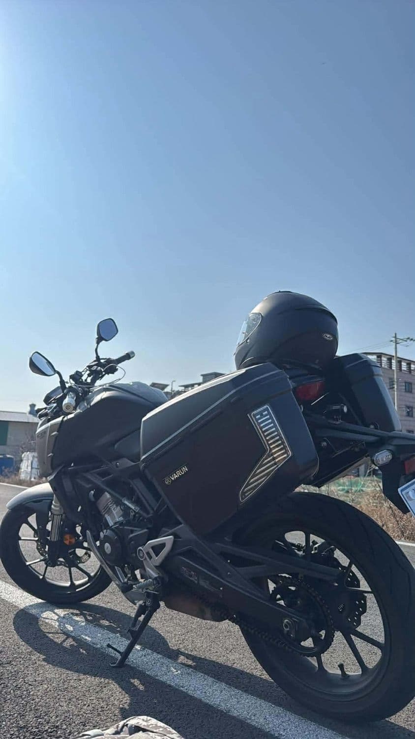 혼다 CB 125 R 8
