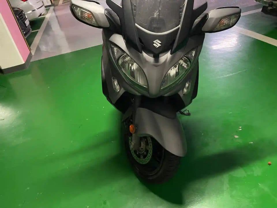 스즈키 버그만 650 익스큐티브 1