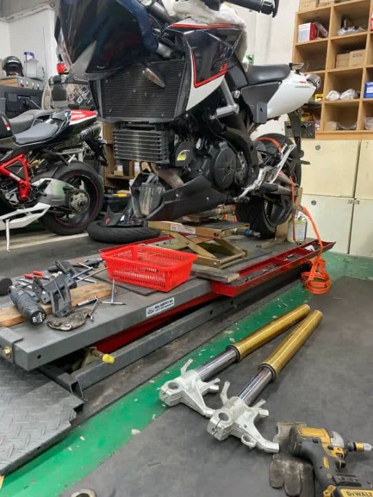 아프릴리아 도루소두로 1200 1