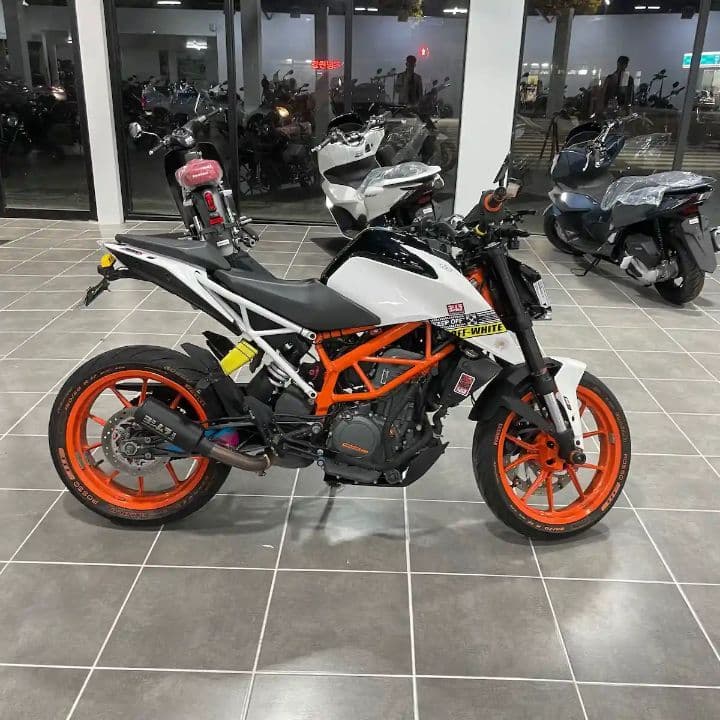 KTM 390 듀크 1