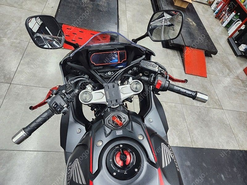 혼다 CBR 650 R MT 4