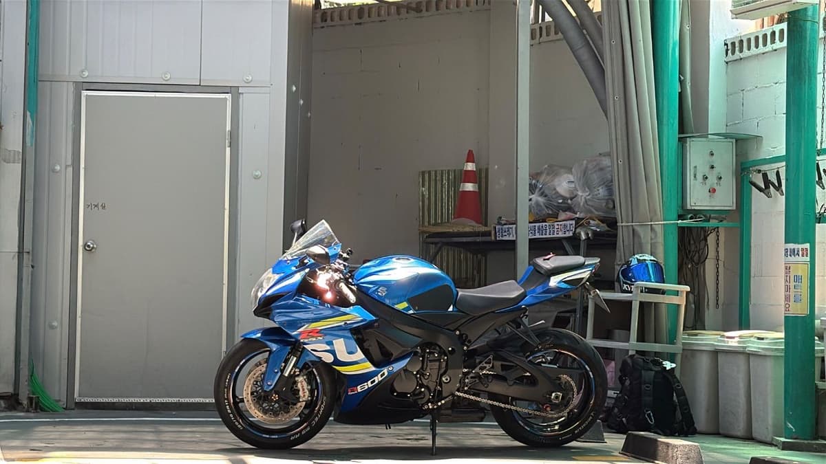 스즈키 GSX R 600 2