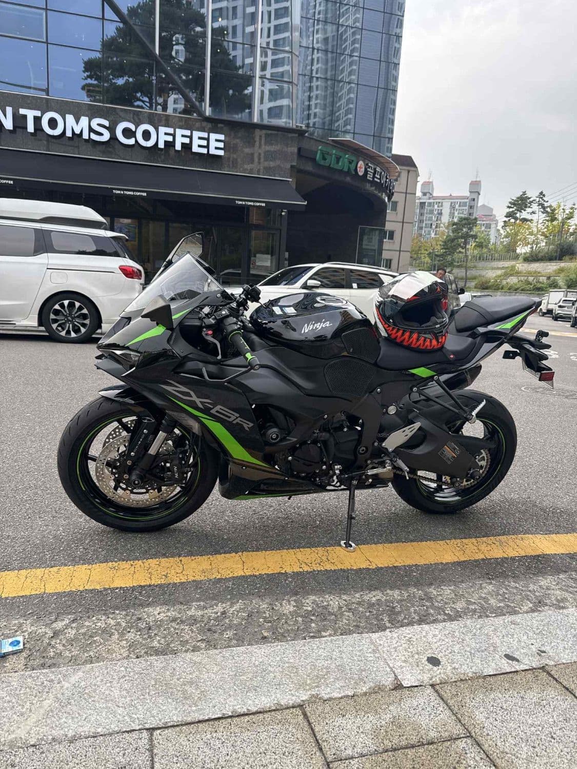 가와사키 닌자 ZX-6R 2
