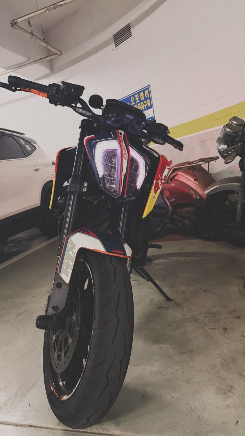 KTM 390 듀크 1