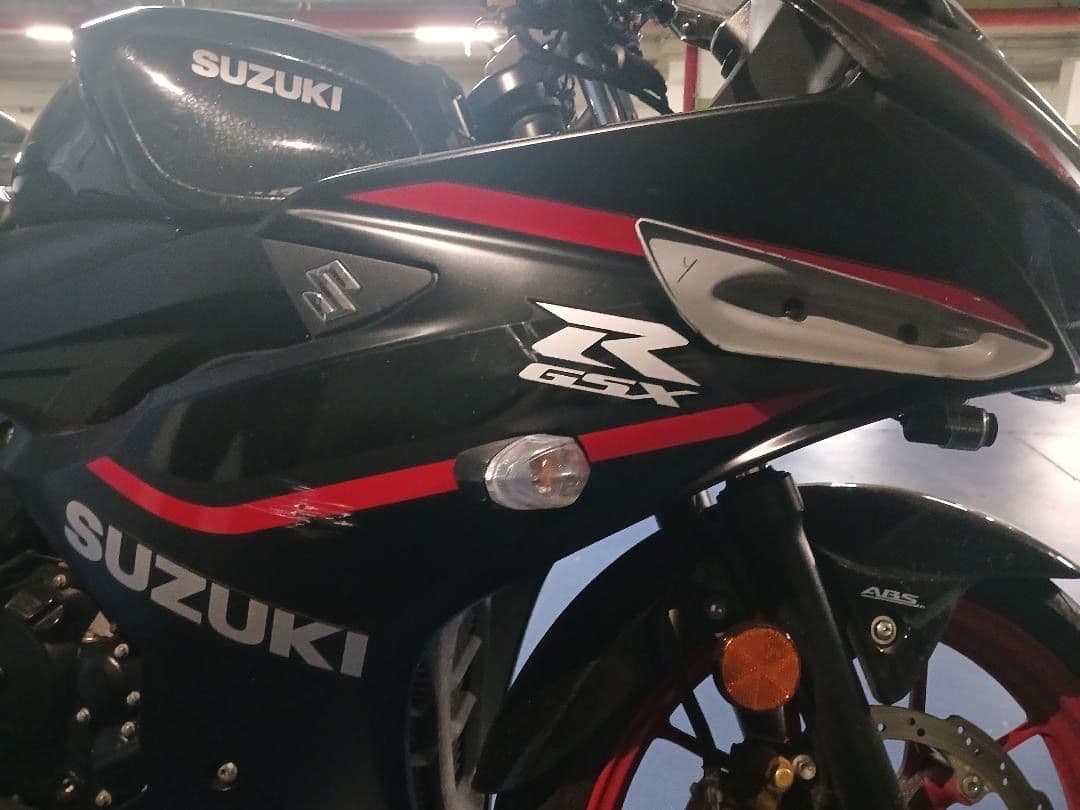 스즈키 GSX R 125 ABS 1