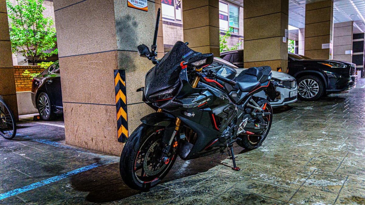혼다 CBR 650 R MT 1