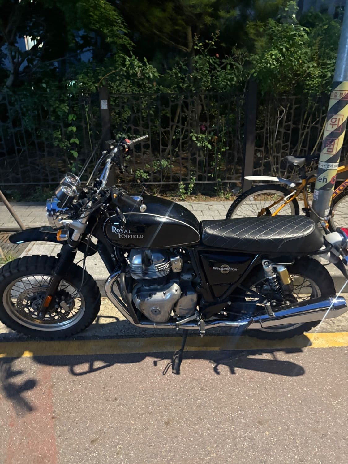 로얄엔필드 인터셉터 650 3