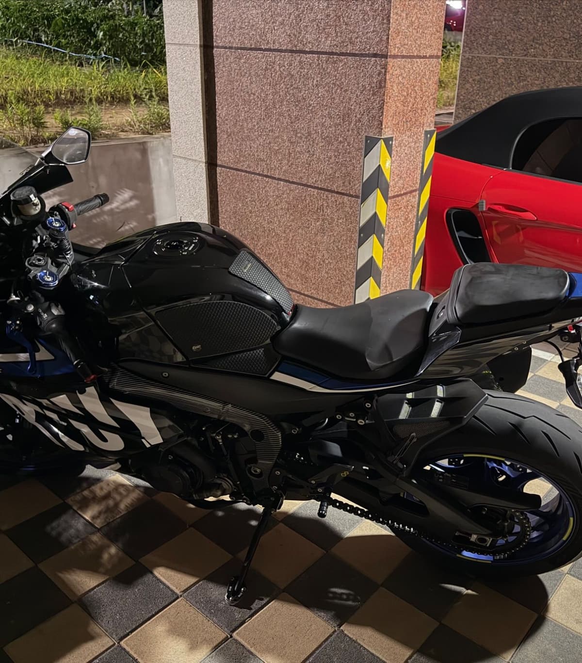 스즈키 GSX R 1000 R 2