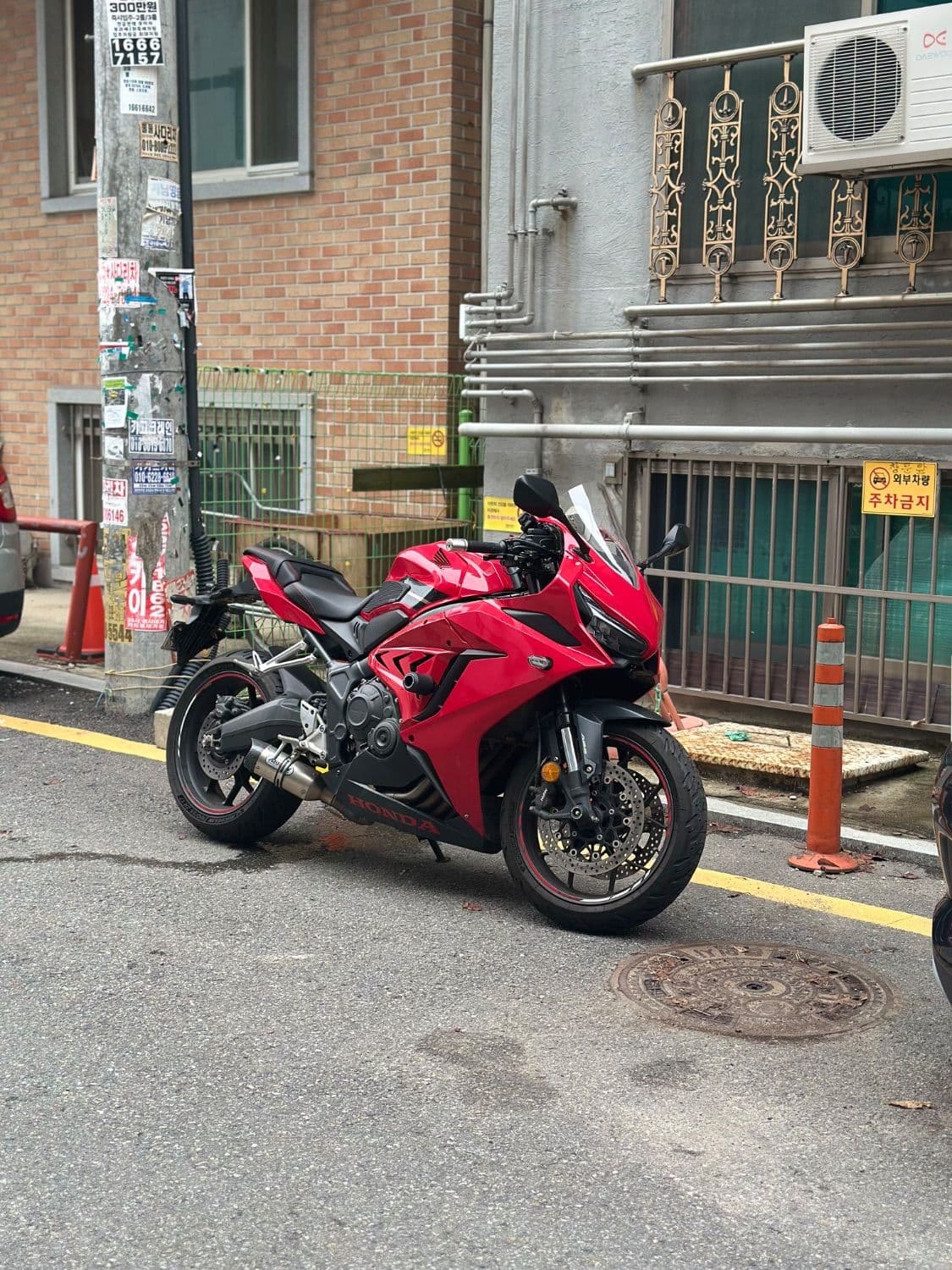 혼다 CBR 650 R MT 1