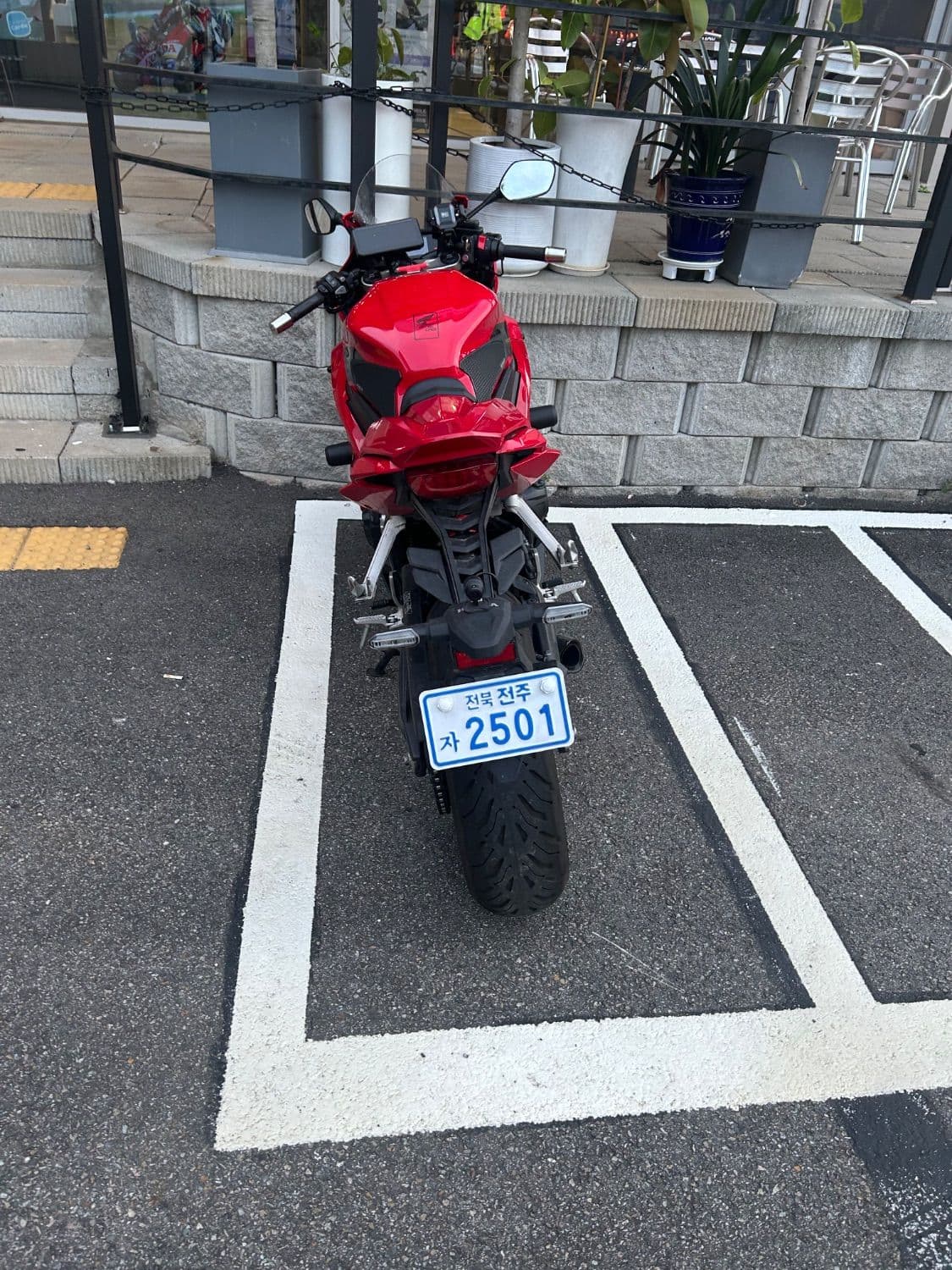 혼다 CBR 650 R MT more