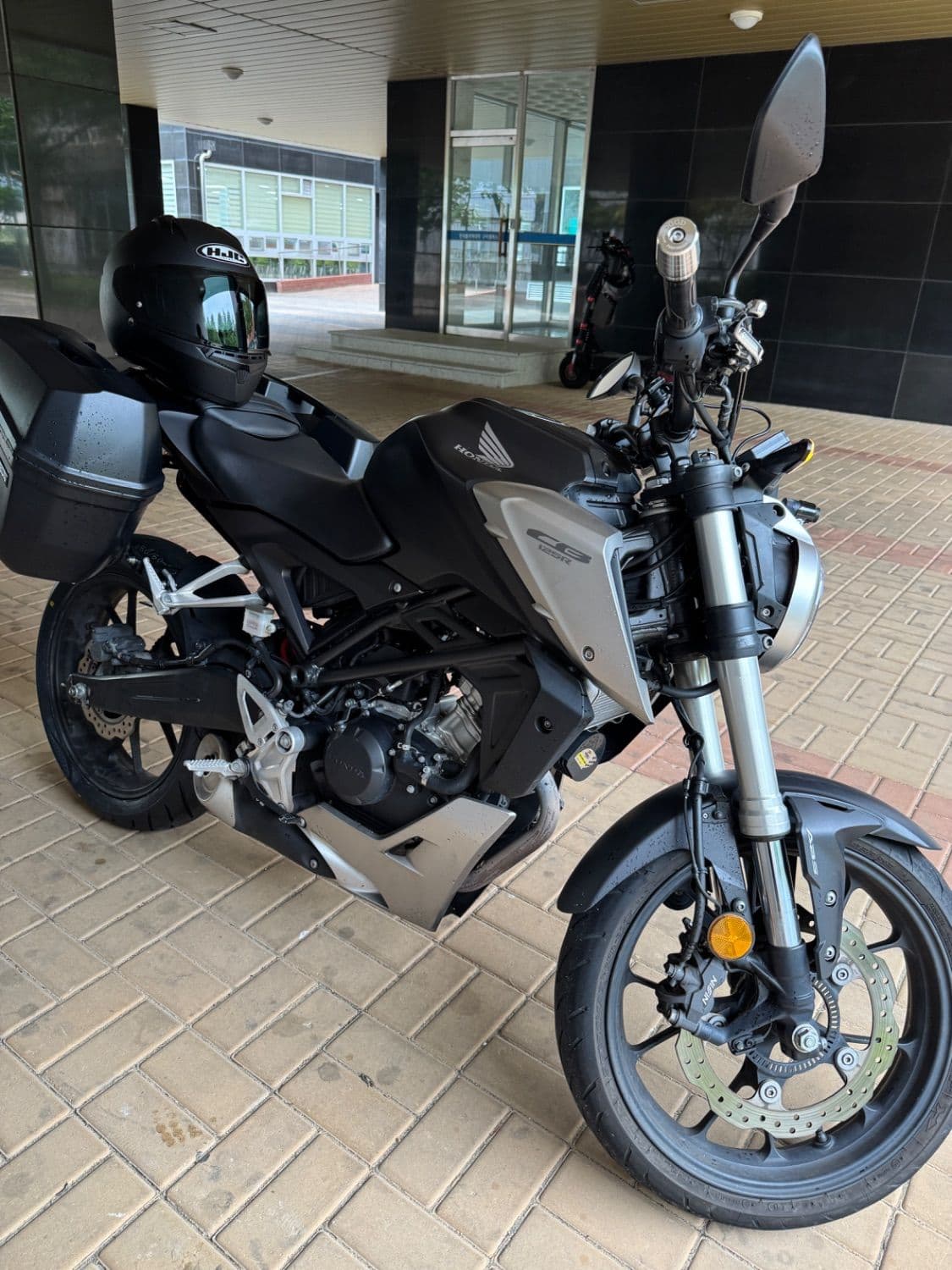 혼다 CB 125 R 4