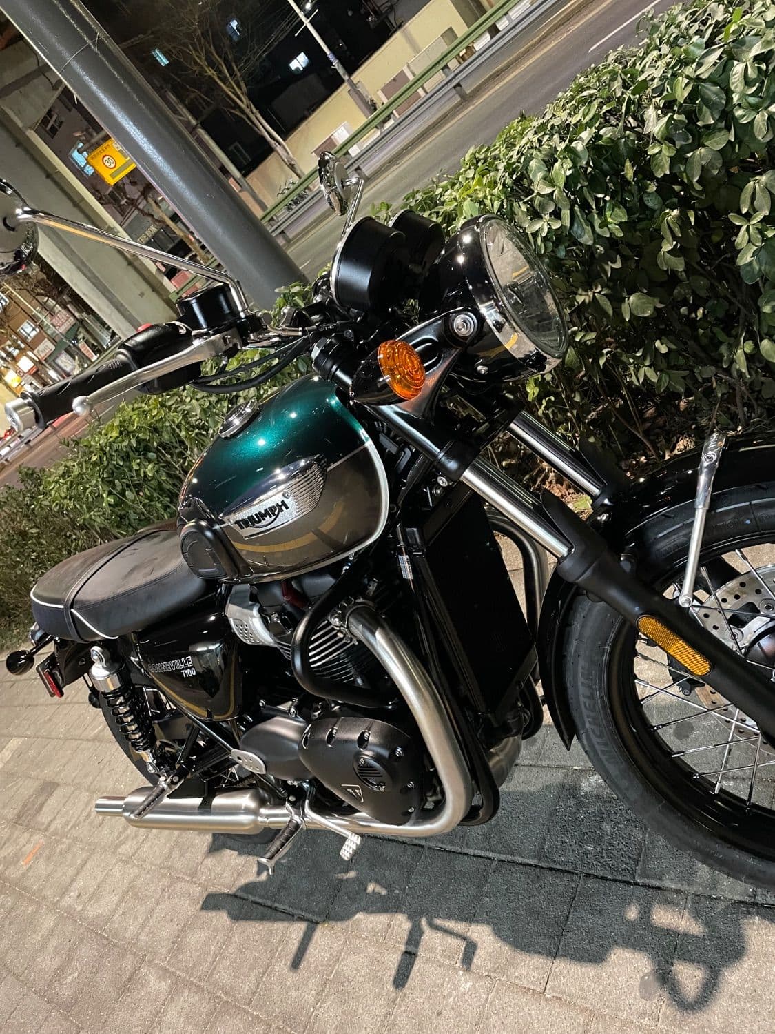 트라이엄프 본네빌 T100 1