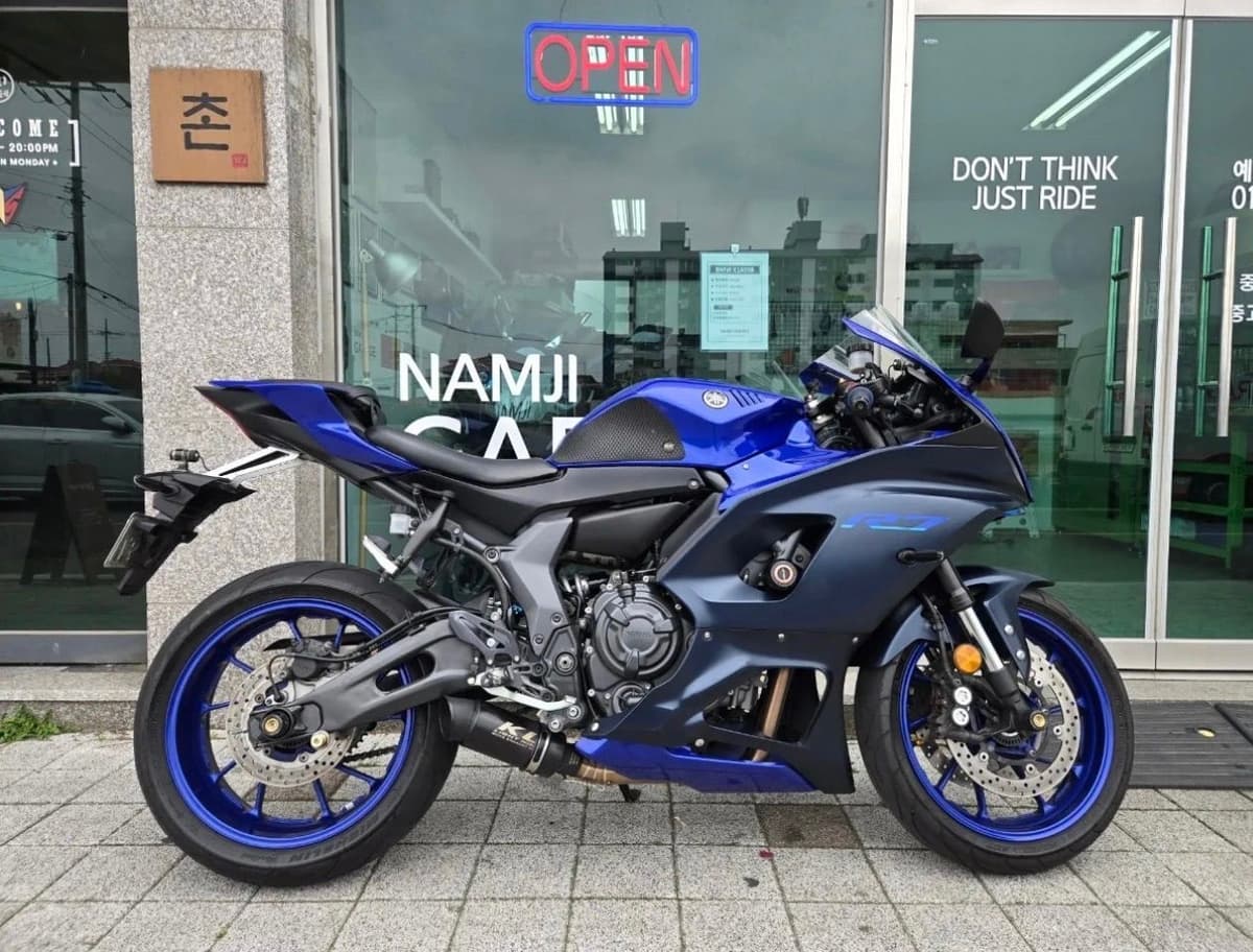 야마하 YZF R7 2