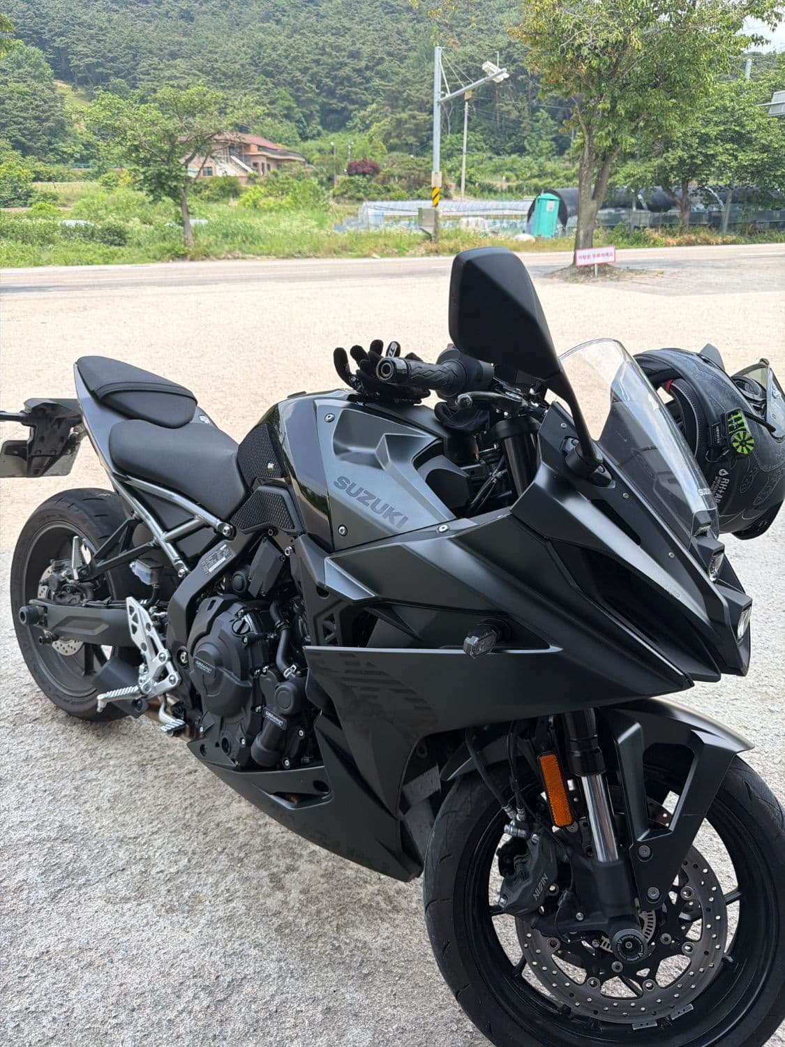 스즈키 GSX 8R 1