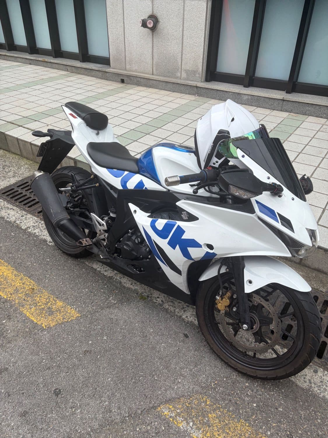 스즈키 GSX R 125 ABS 1