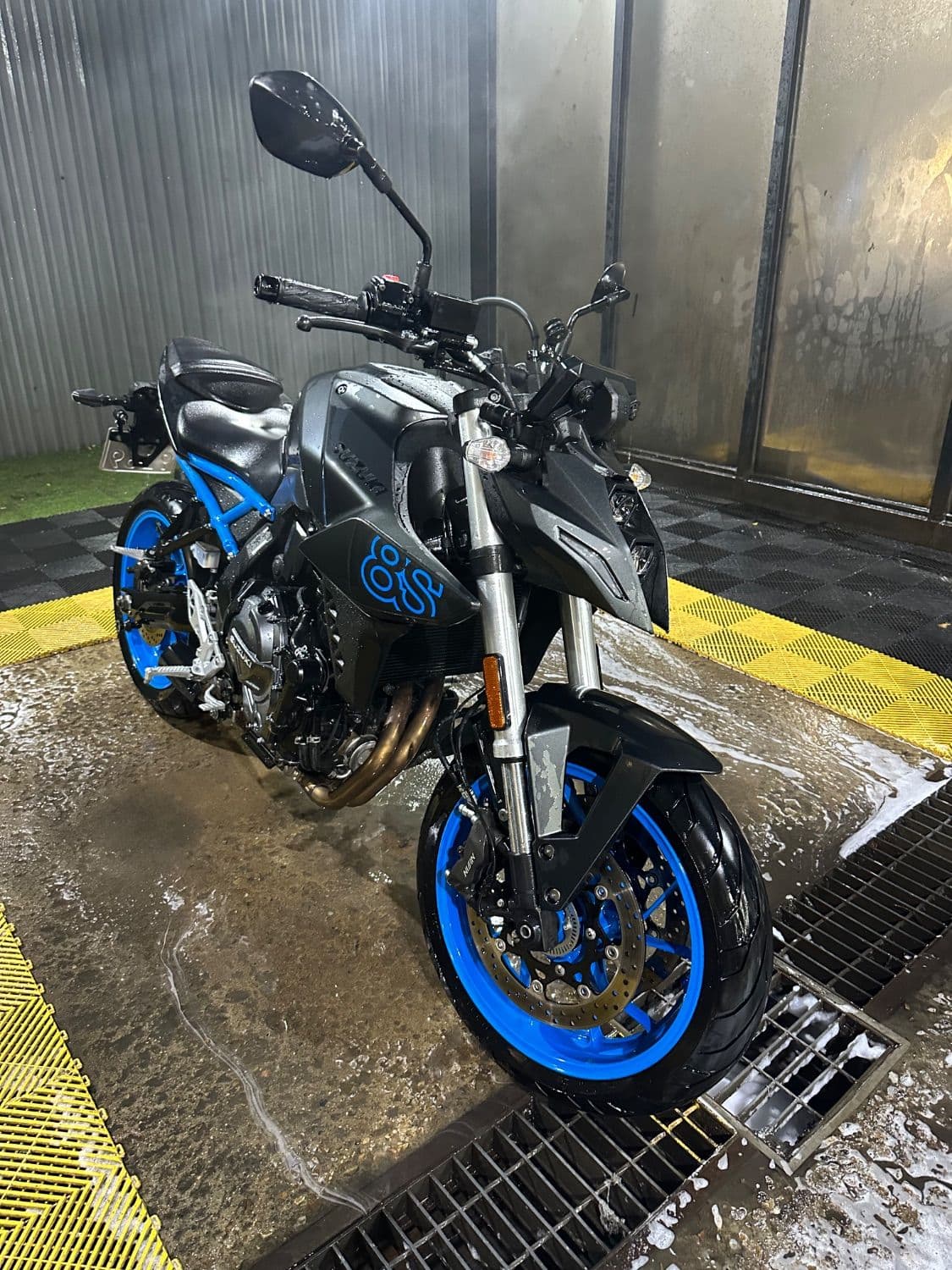 스즈키 GSX 8S 2