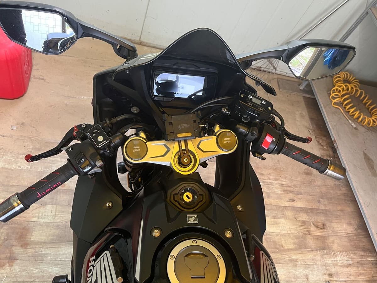 혼다 CBR 650 R MT 8