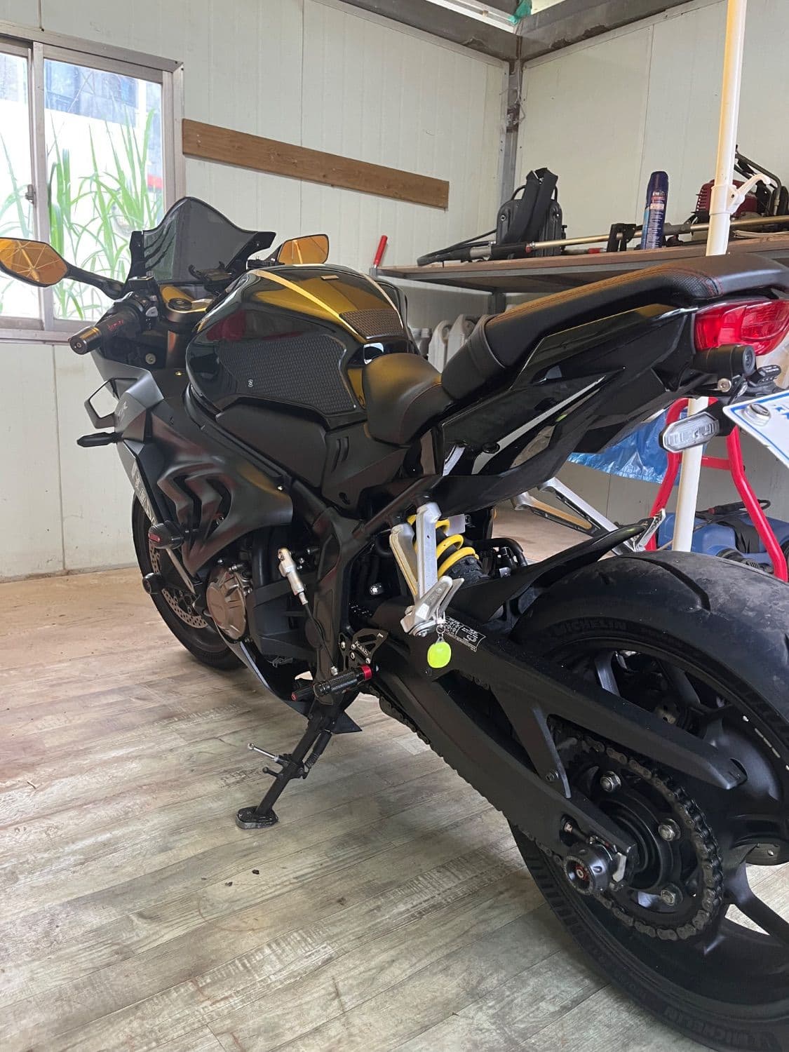 혼다 CBR 650 R MT 9